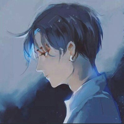 女子亲宝宝脚丫嘴唇肿成香肠